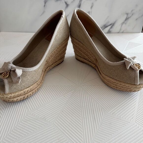 Tory Buch Espadrilles Wedged Slip On Metallic Canvas Neutral Tan Size 6.5 - Picture 2 of 10